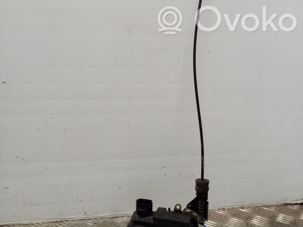 Volvo V70 Priekšpusē slēdzene 