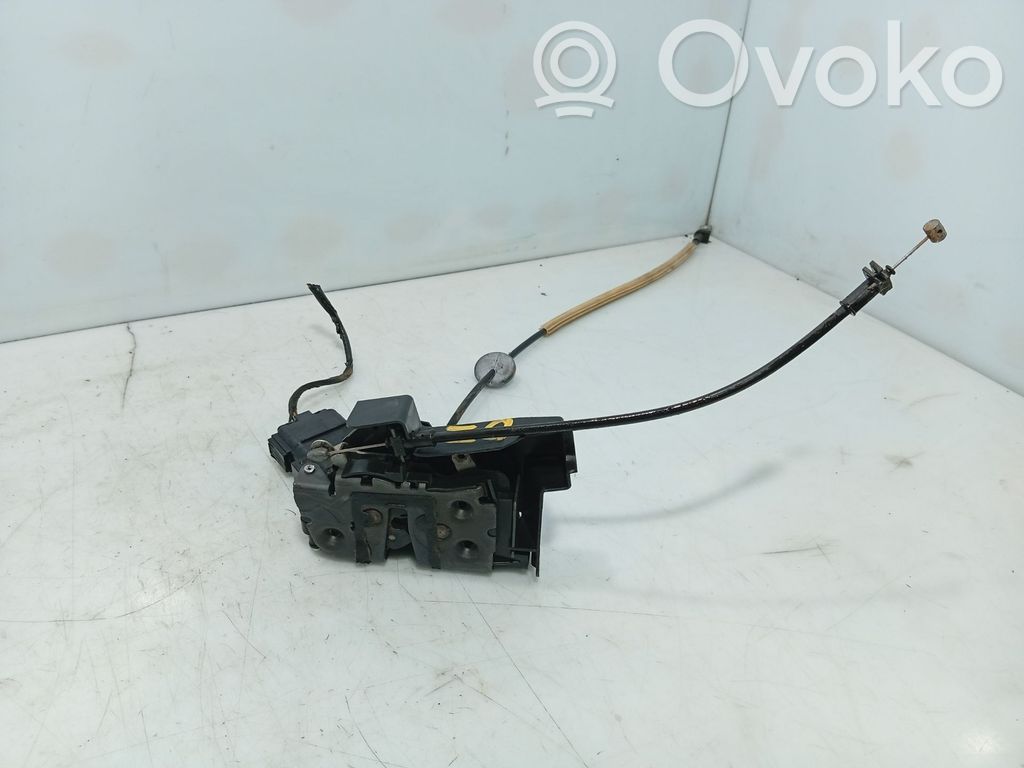Ford Focus Priekšpusē slēdzene 