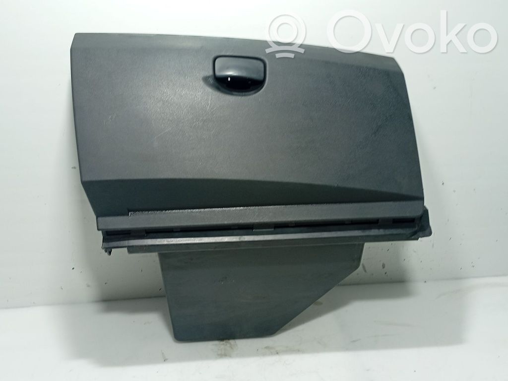 Schowek deski rozdzielczej   7701055191