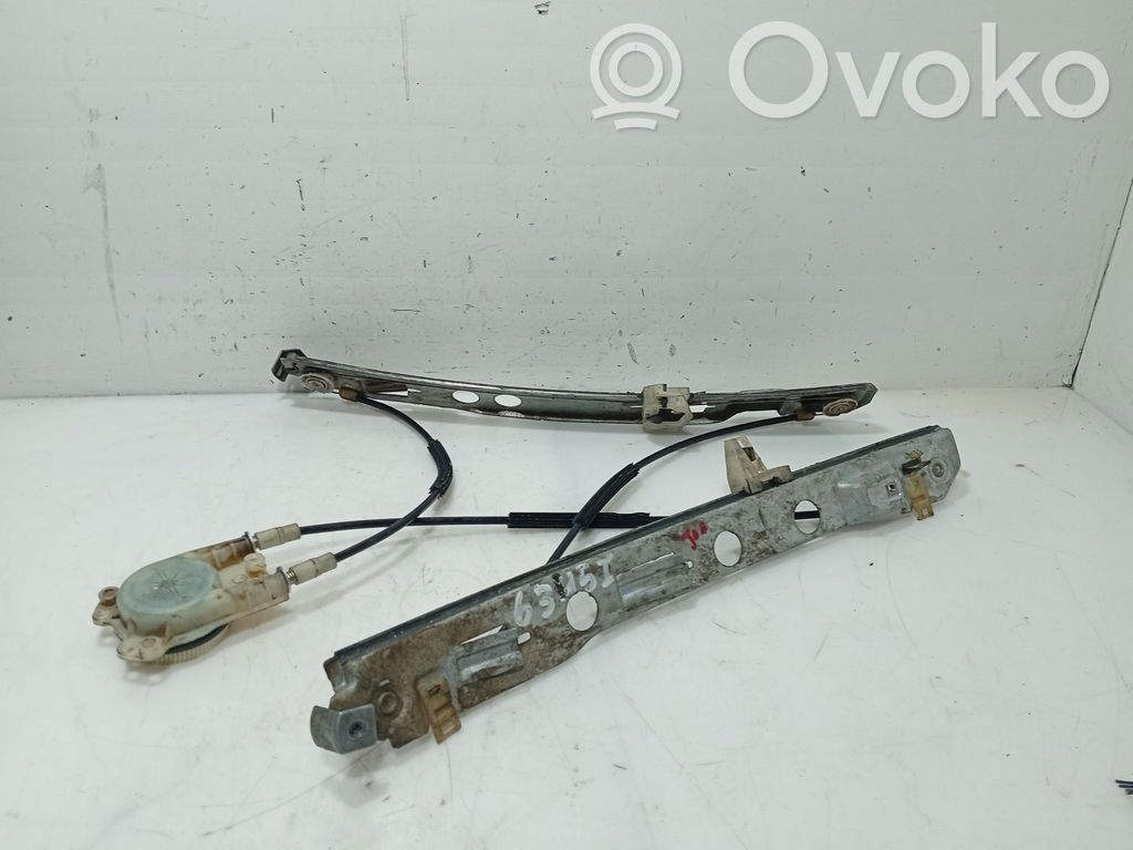 Renault Megane II Front door manual window regulator 