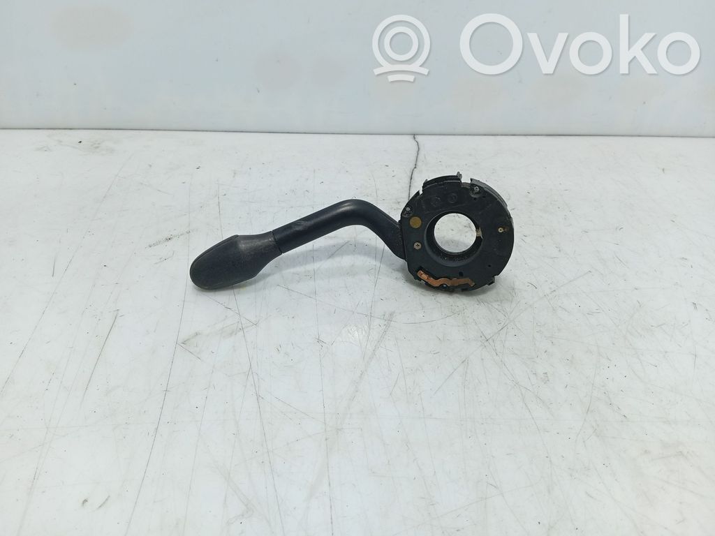 Volkswagen Polo III 6N 6N2 6NF Palanca de intermitentes 