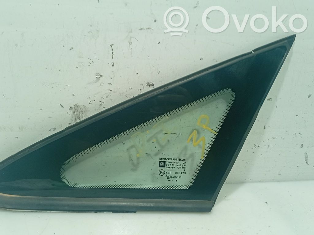 Opel Corsa D Front triangle window/glass 