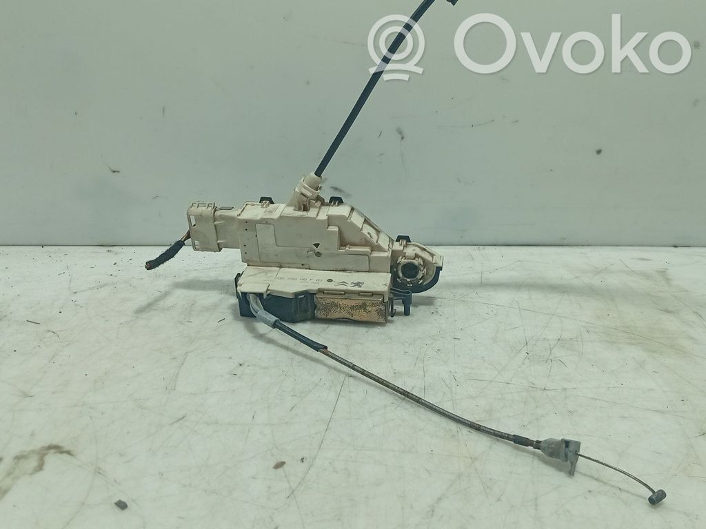 Citroen C4 I Picasso Front door lock 