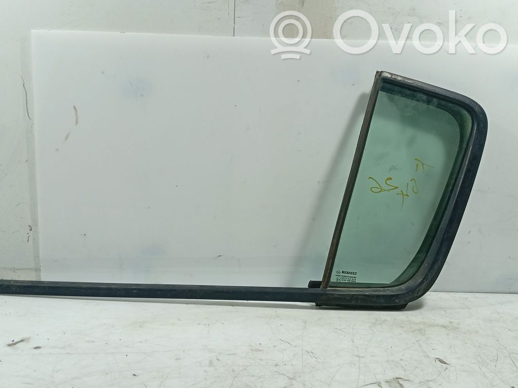 Renault Clio III Vidrio lateral trasero 