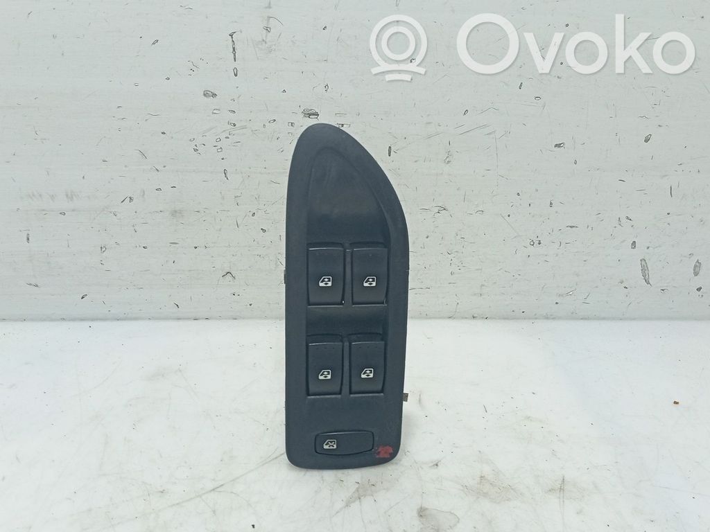 Renault Laguna II Interruptor del elevalunas eléctrico 