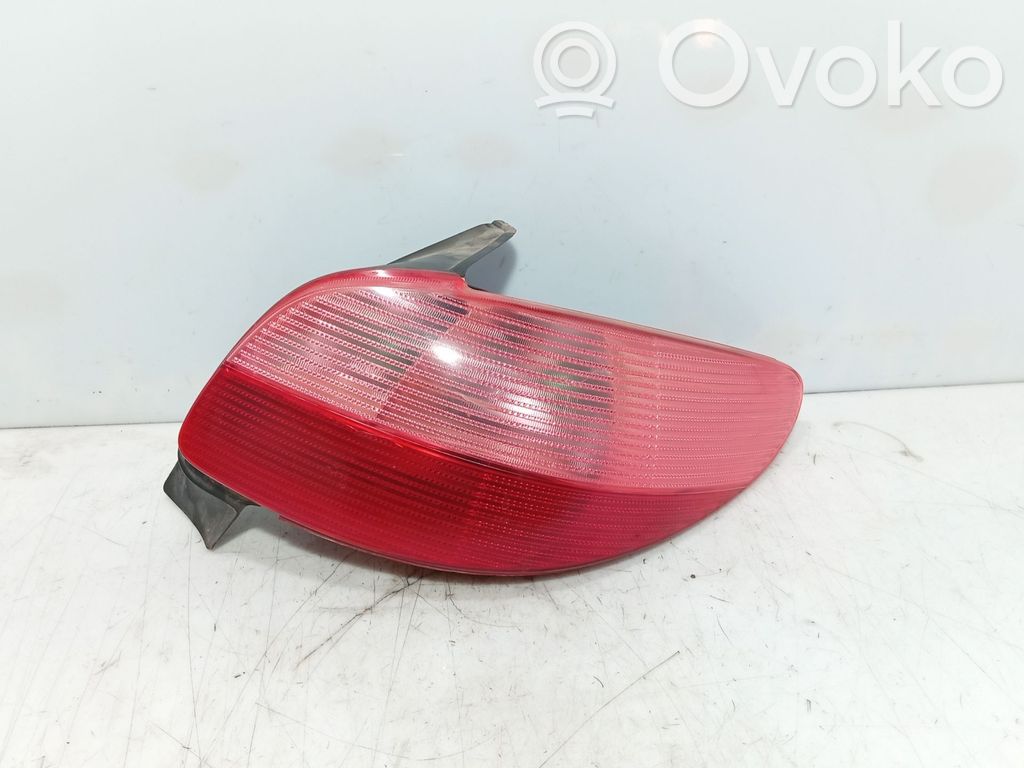 Peugeot 206 Lampă spate în caroserie 