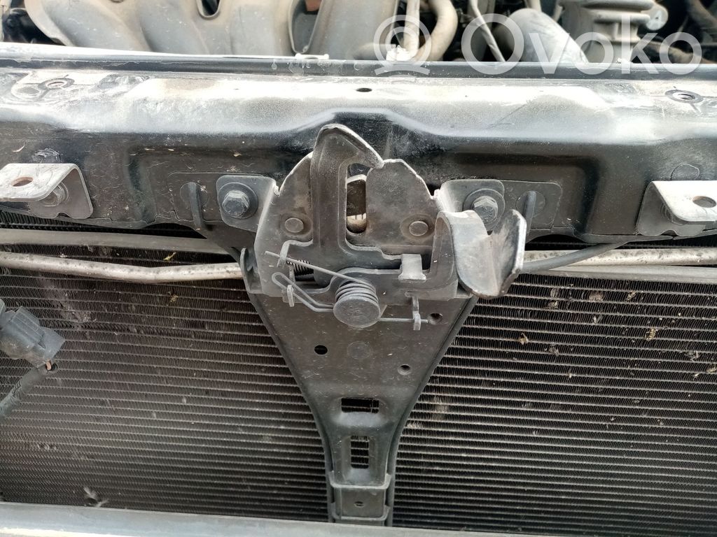 KIA Ceed Kiinnityskoukku/-silmukka 
