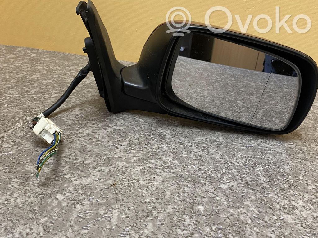 Toyota Avensis T220 Front door electric wing mirror 