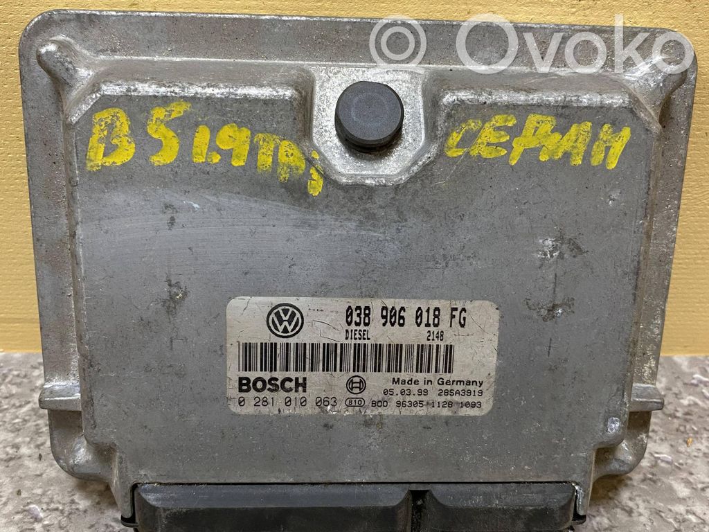 Volkswagen PASSAT B5 Engine control unit/module 