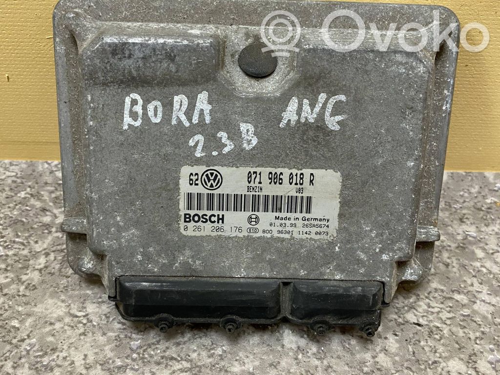 Engine control unit/module   071906018R,0261206176,28SA5624