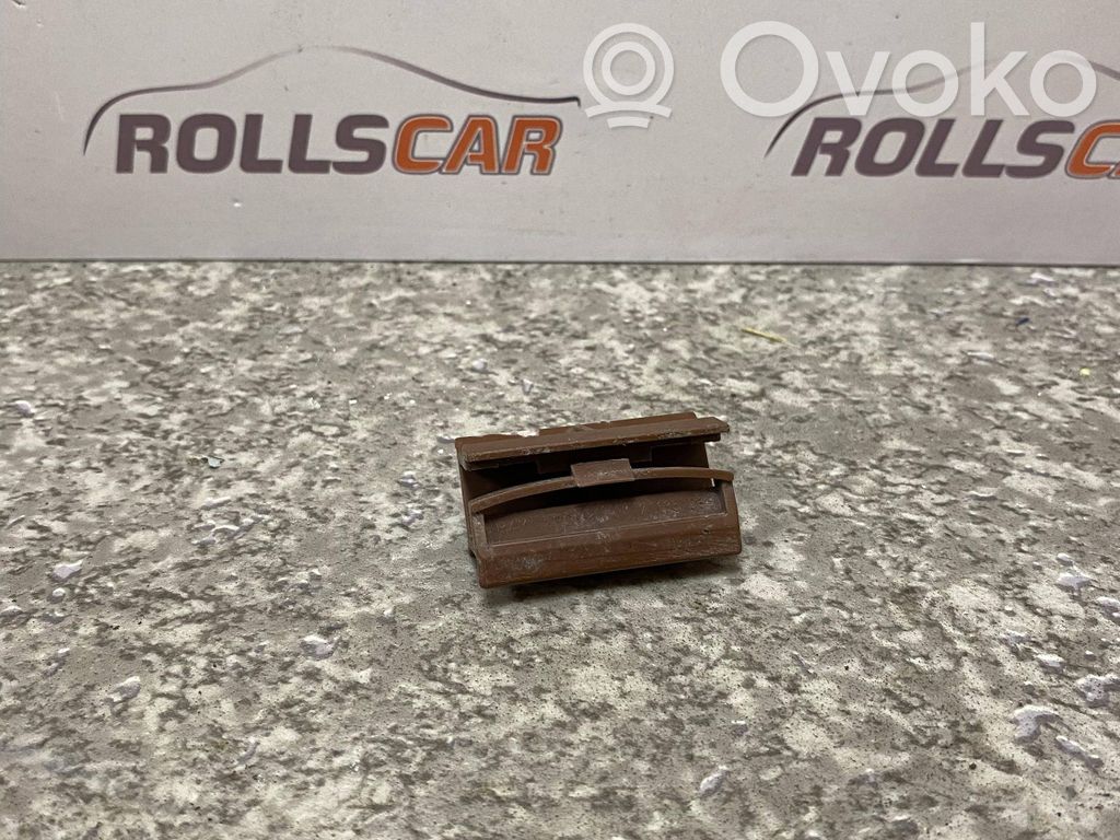 Sill supporting ledge   7135538