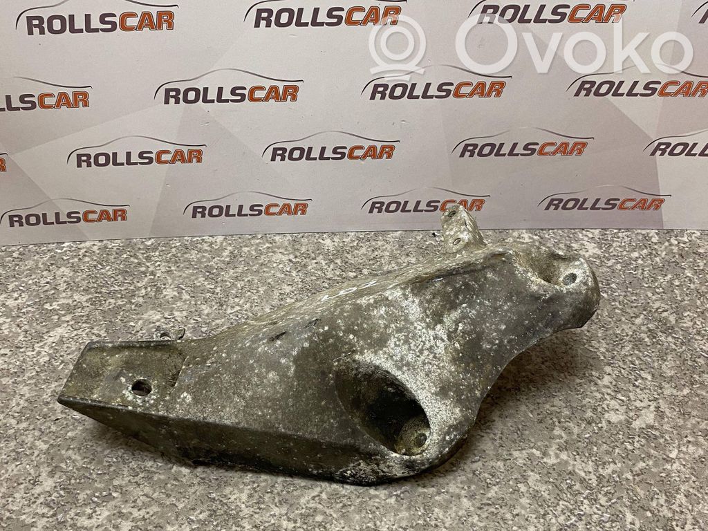 BMW X5 E70 Engine mounting bracket 