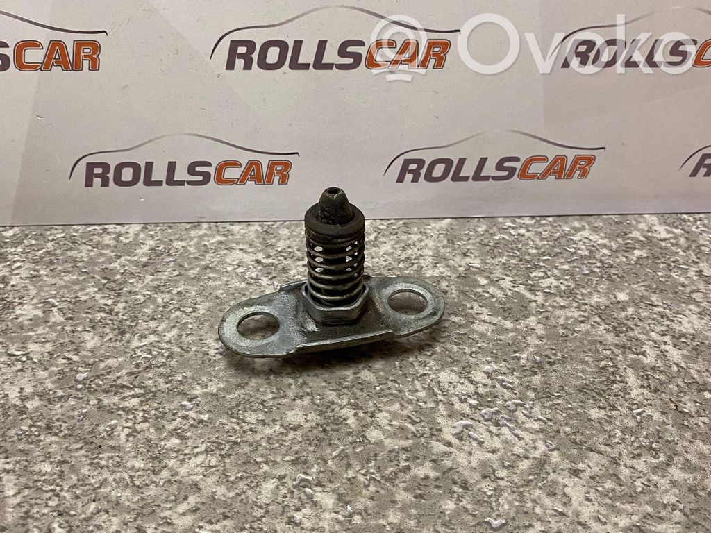 BMW 3 E46 Kilpa variklio dangčio spynos 