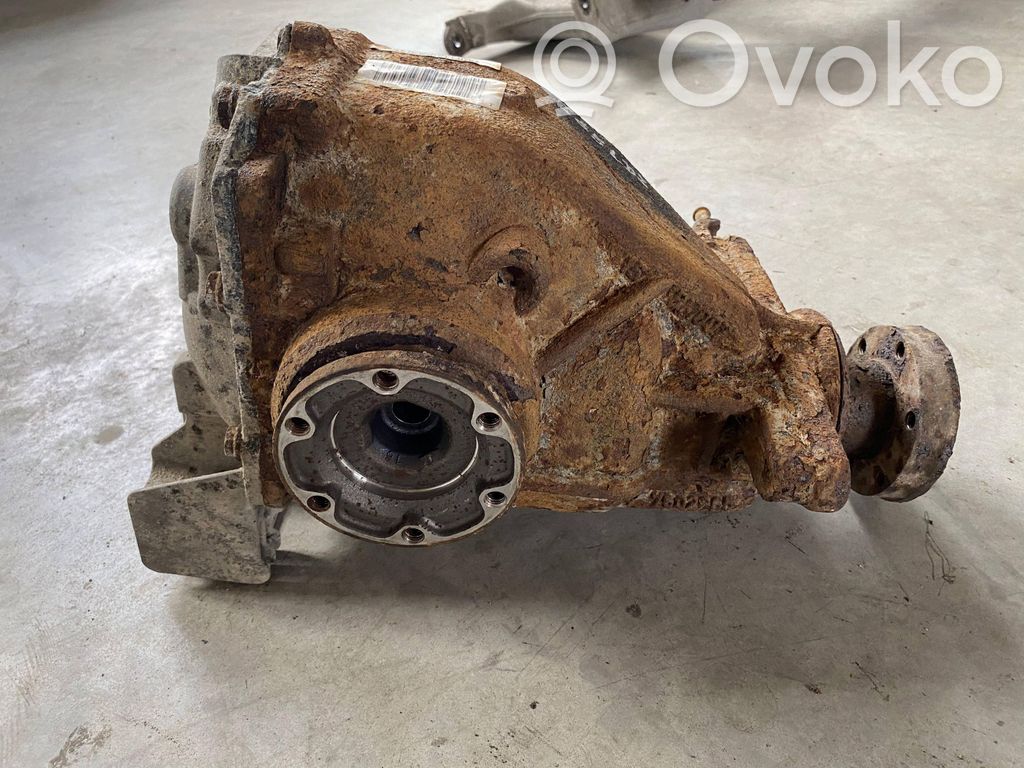 BMW 7 E65 E66 Galinis reduktorius 