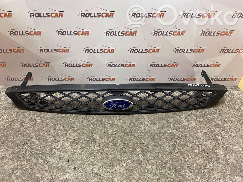 Ford Focus Front bumper upper radiator grill 