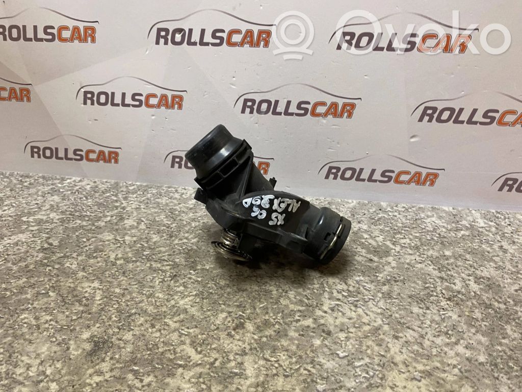 BMW X5 E53 Termostaatin kotelo 