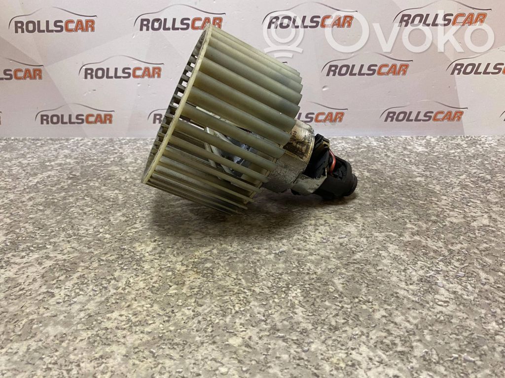 Audi A6 S6 C4 4A Lämmittimen puhallin 