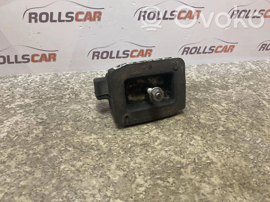 BMW 5 E60 E61 Engine mount bracket 