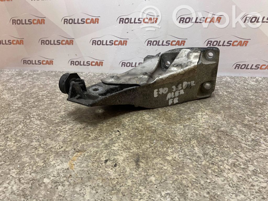 BMW X5 E70 Engine mounting bracket 