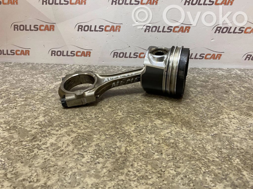 Toyota Avensis T250 Piston with connecting rod 