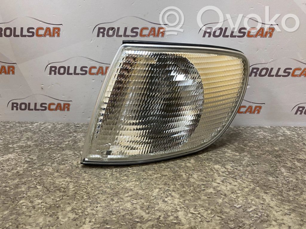 Audi A6 S6 C4 4A Front indicator light 