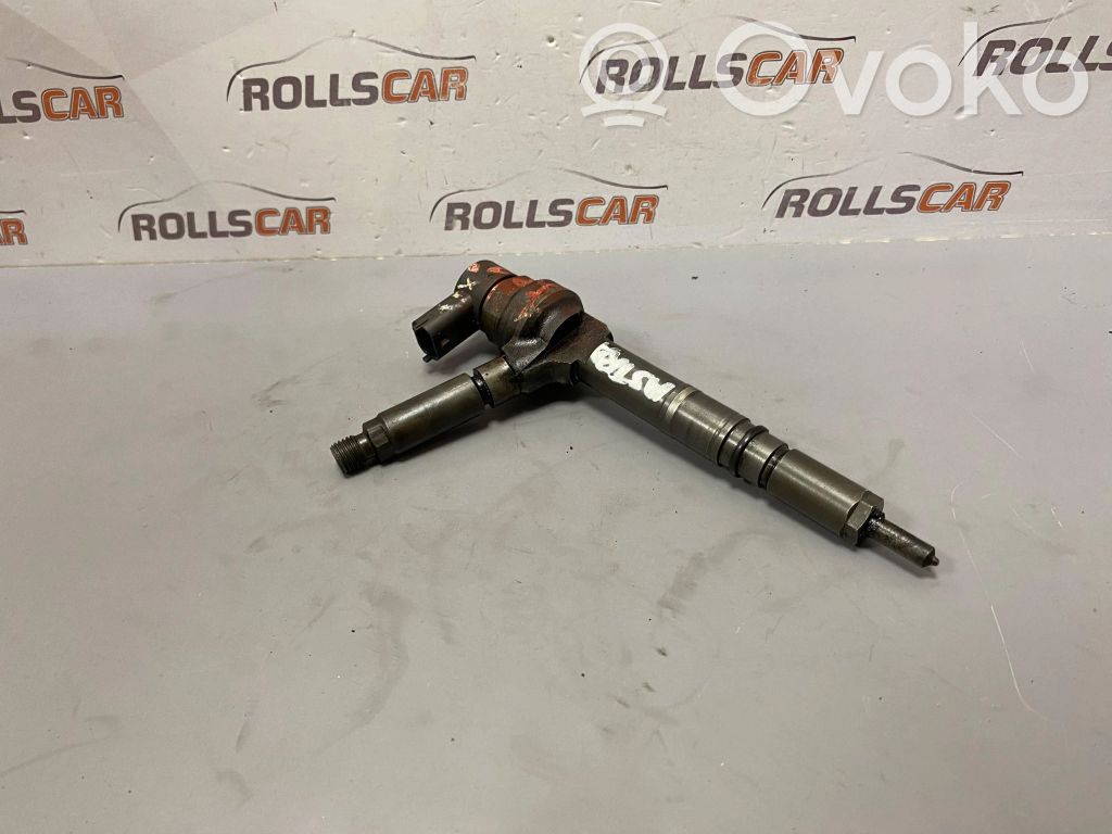 Opel Astra H Fuel injector 