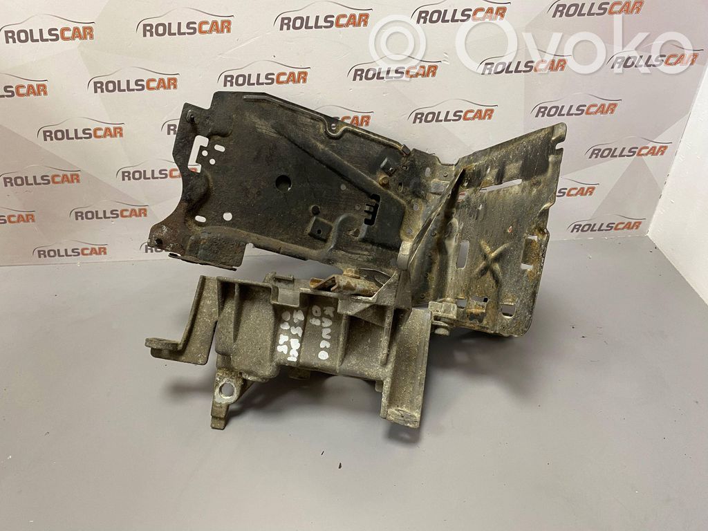 Renault Kangoo I Engine mounting bracket 