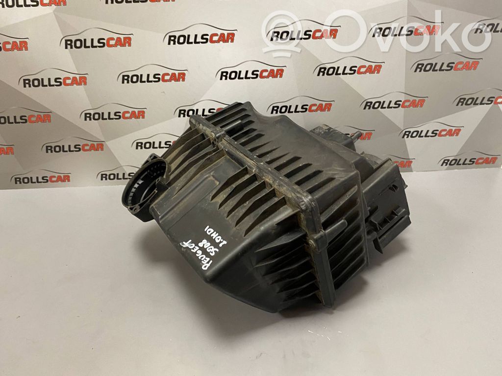 Peugeot 5008 Air filter box 