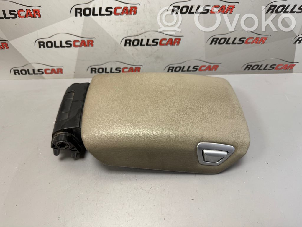 Volvo V70 Reposabrazos 