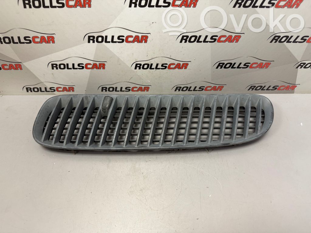 Grille calandre de capot   10627110