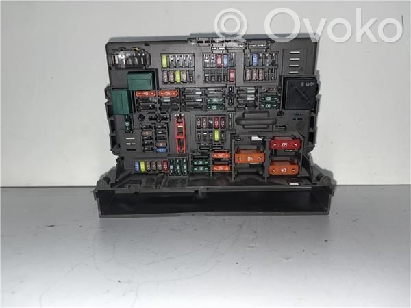 Module de fusibles   911944605
