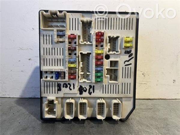 Módulo de fusible   284B68744R