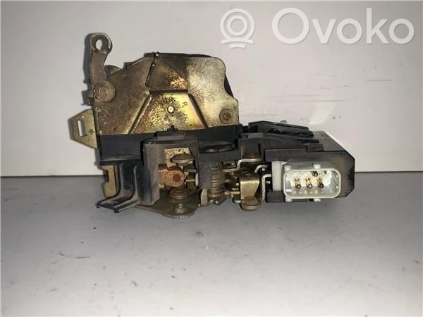 Cerradura de puerta trasera   8352165