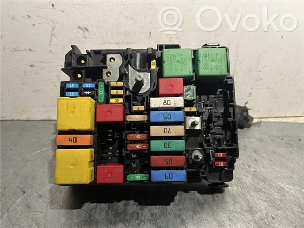 Módulo de fusible   A006C801