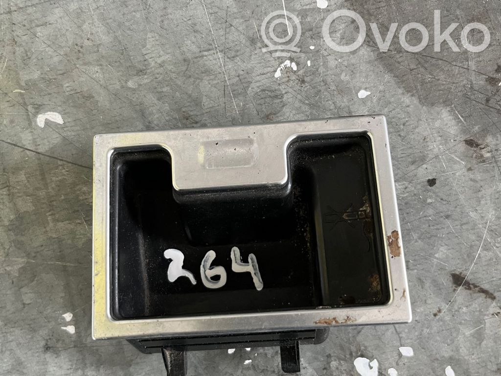Rankinio apdaila   7034090,314220000,07062004,E3K89RAI10