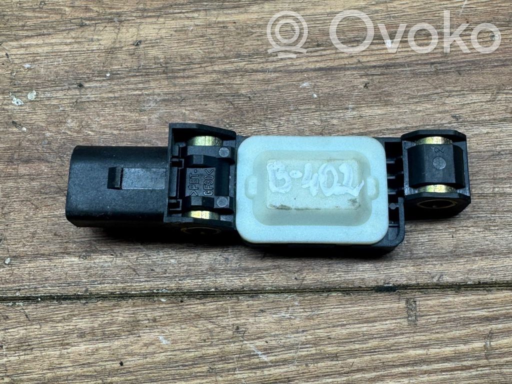 Audi A6 S6 C5 4B Airbag deployment crash/impact sensor 