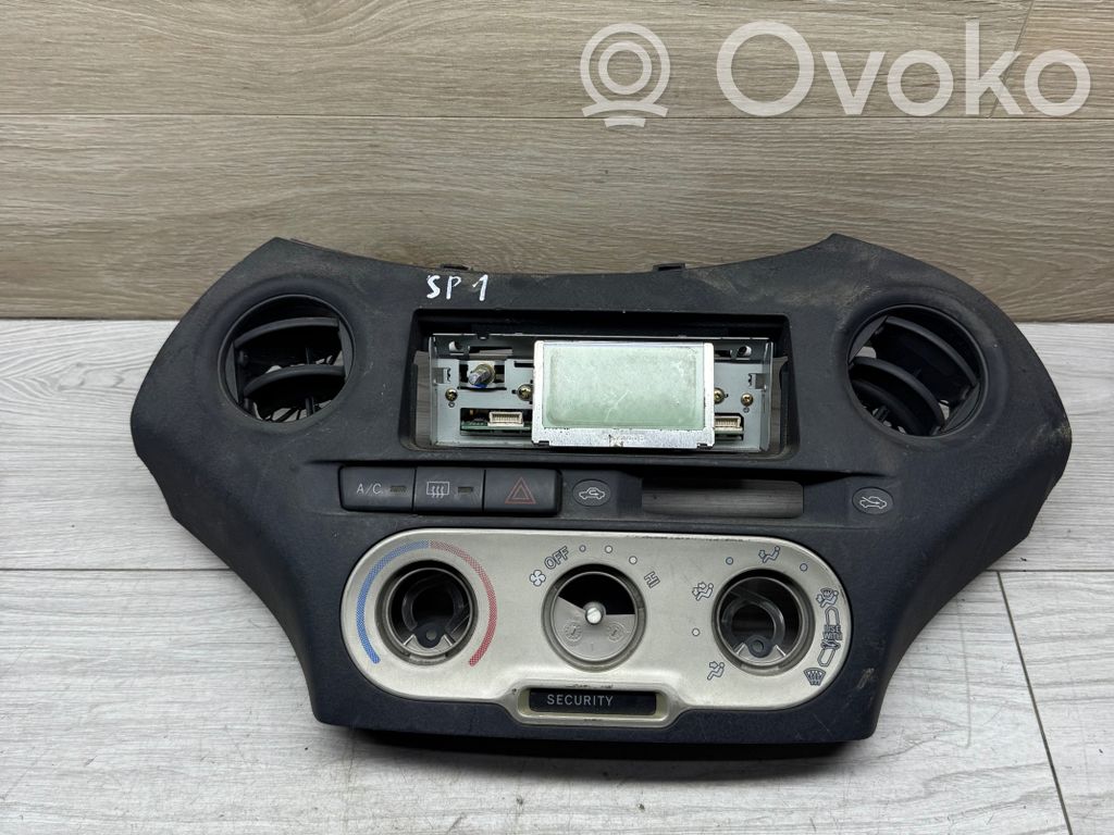 Toyota Yaris Verkleidung Radio / Navigation 