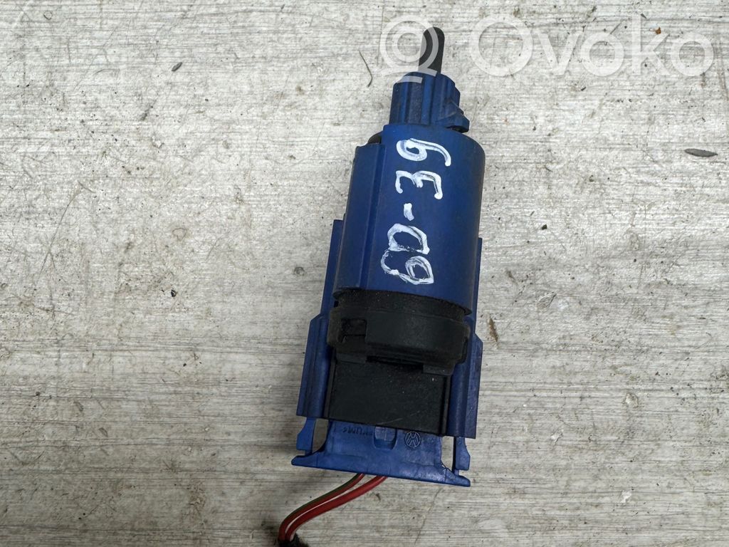 Volkswagen PASSAT B5 Comutator senzor pedală frână 