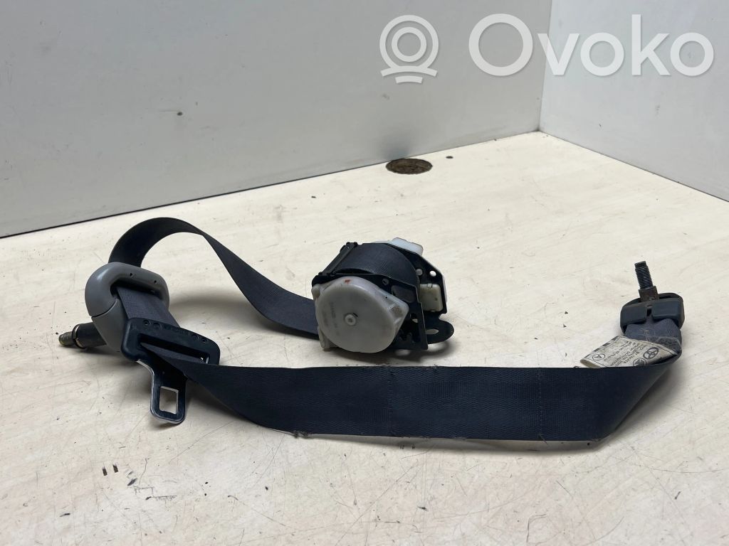 Toyota Avensis Verso Cinturón trasero 