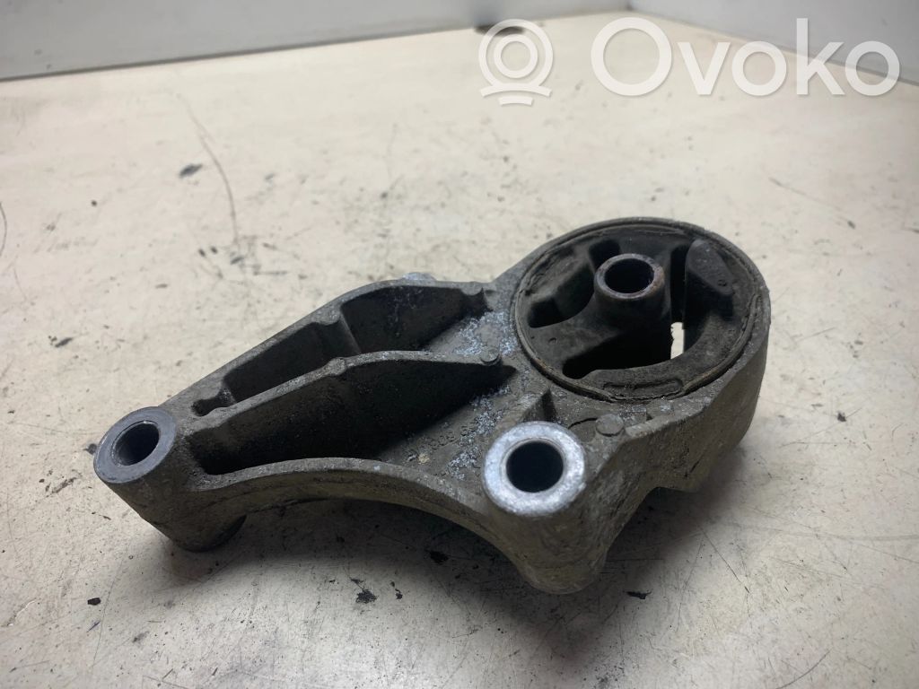 Opel Astra H Wspornik / Mocowanie silnika 