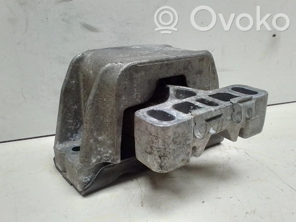 Engine mount bracket   1K0199262AC
