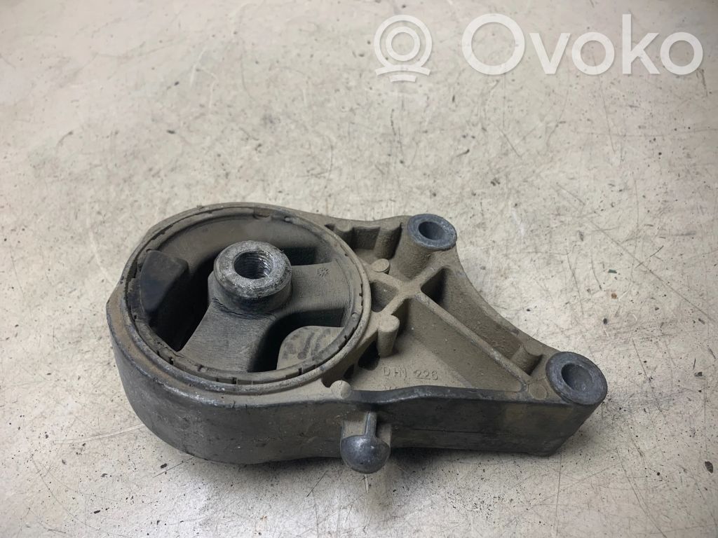 Engine mount bracket   V05413,DH226