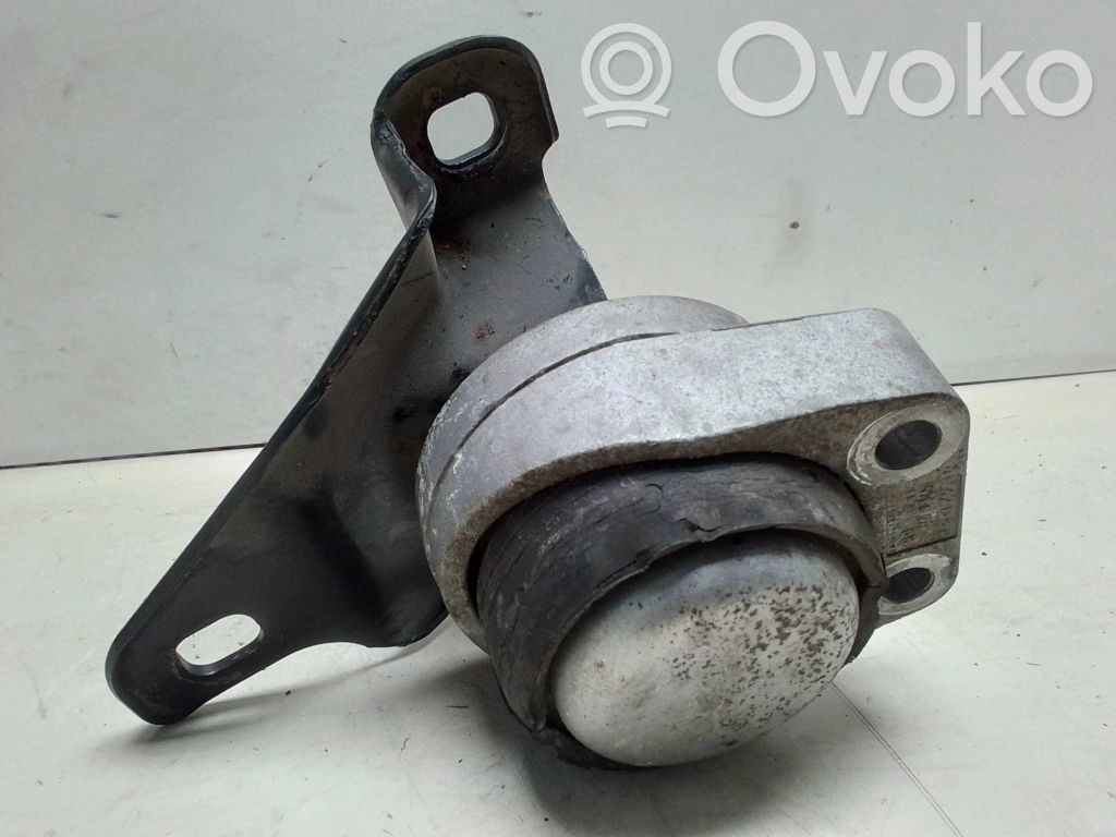 Ford Mondeo Mk III Engine mount bracket 