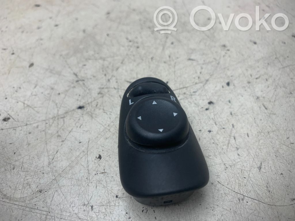 Wing mirror switch   12801062
