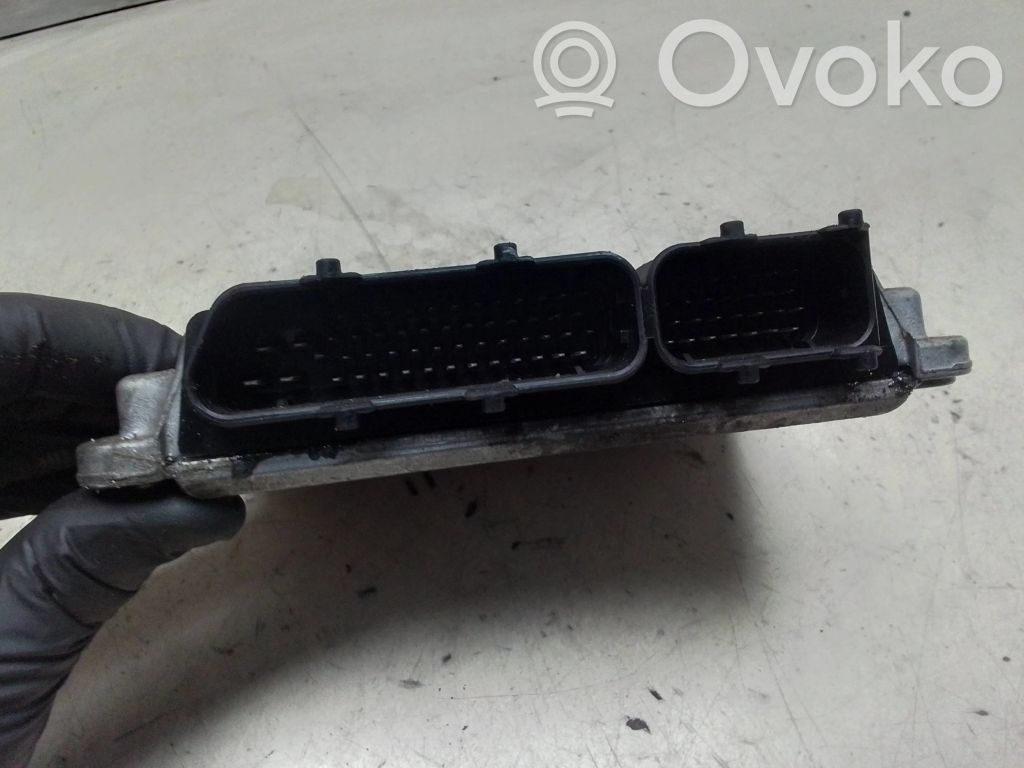 Volkswagen PASSAT B5 Engine control unit/module 