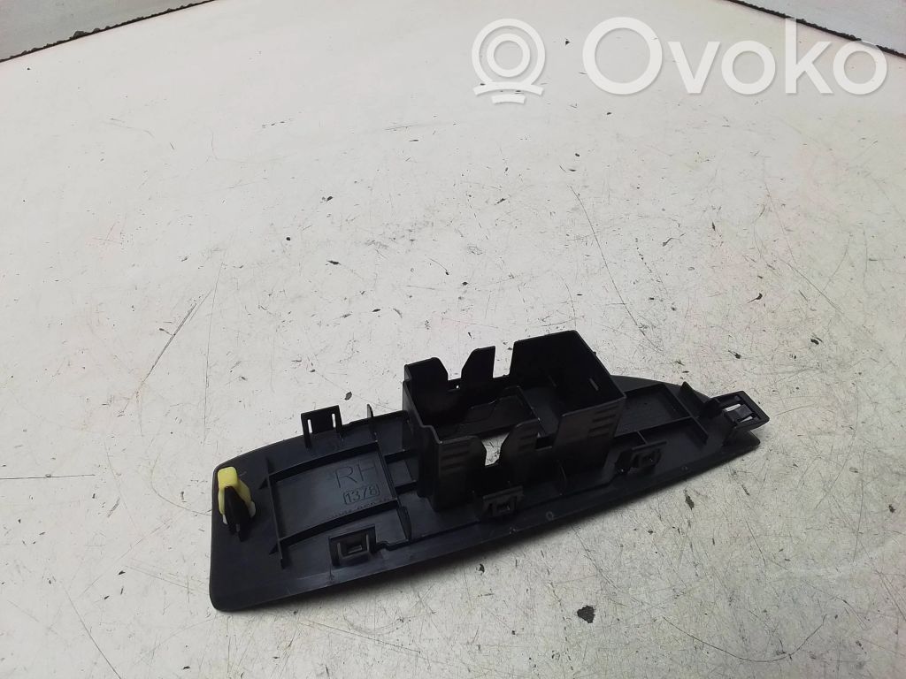 Toyota Corolla Verso AR10 Front door window switch trim 