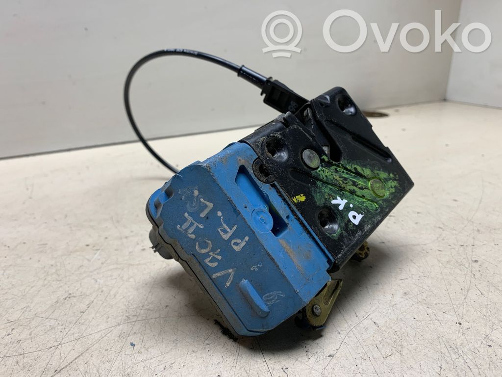 Volvo S80 Front door lock 