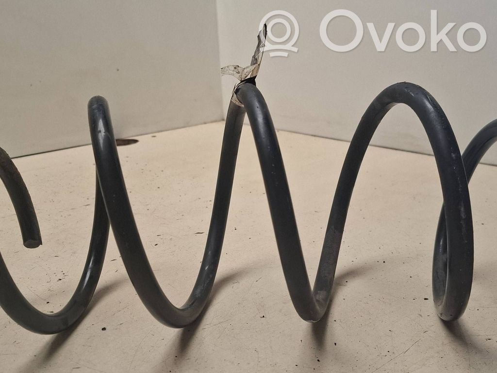 Opel Astra J Sprężyna przednia 