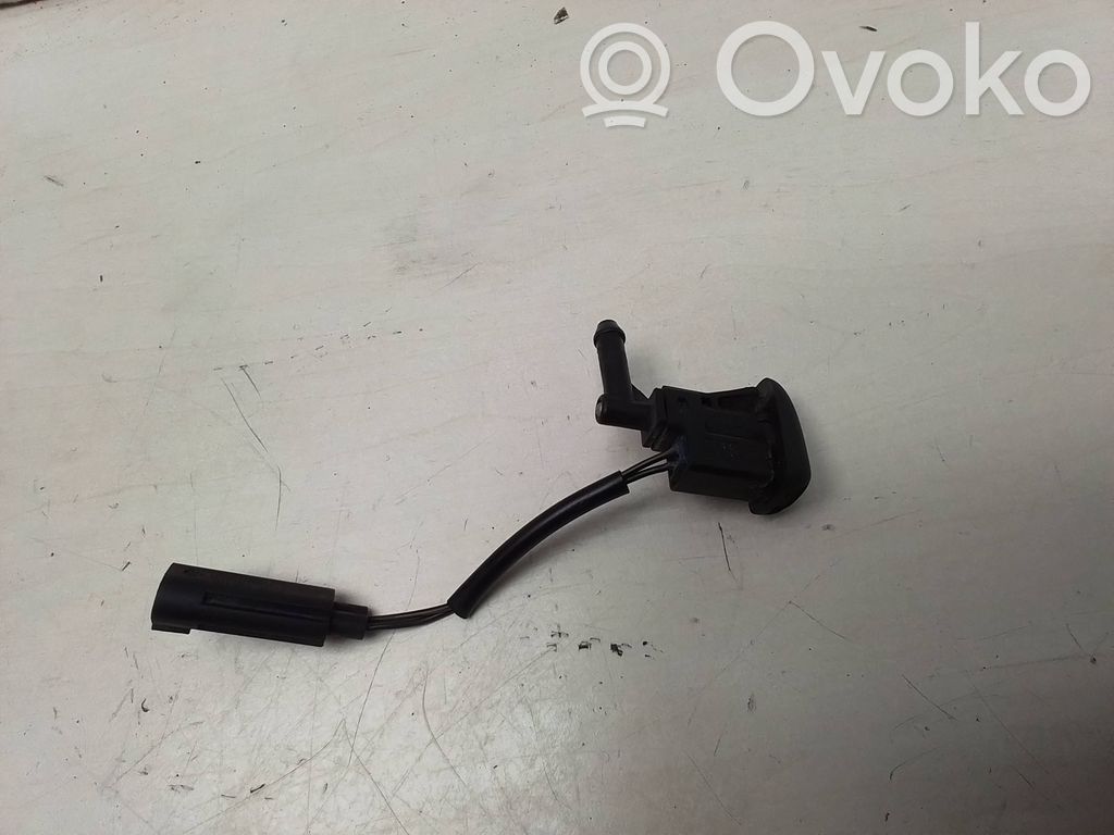 BMW 3 E46 Windshield washer spray nozzle 