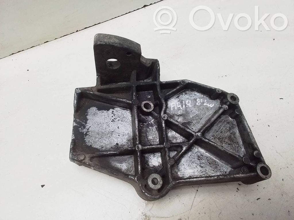 Engine mounting bracket   523940,028260885A